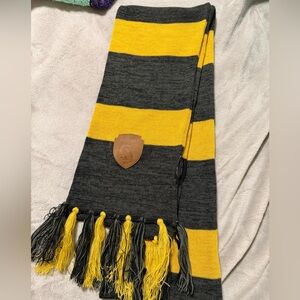 Warner Bros. Yellow and Gray Harry Potter Hufflepuff Scarf